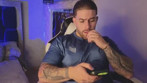 Snapshot of ades_lowe chatting on November 2025 07:35:01 PM Ades online show from November 2025 07:35:01 PM