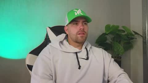 Snapshot of ades_lowe chatting on November 2025 11:54:02 AM Ades online show from November 2025 11:54:02 AM