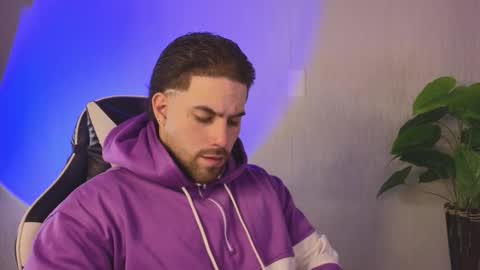 Snapshot of ades_lowe chatting on November 2025 10:38:02 AM Ades online show from November 2025 10:38:02 AM