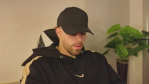 Snapshot of ades_lowe chatting on November 2025 11:35:01 AM Ades online show from November 2025 11:35:01 AM