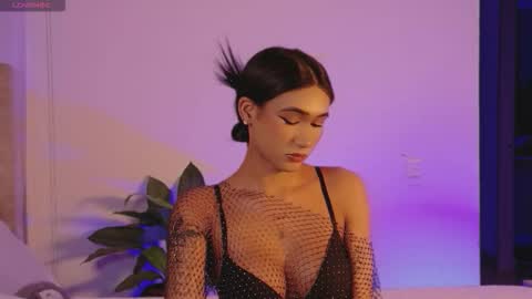 Isabellafirst online show from October 2025 10:52:01 PM