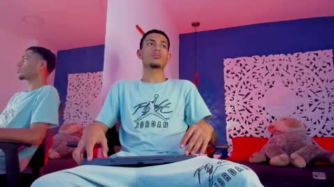 adonis_wb online show from September 2025 09:15:01 PM