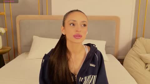 adoracortes online show from March 2026 05:00:02 AM