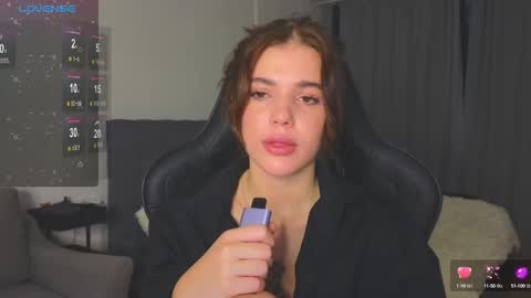 Adriana online show from October 2025 09:23:02 PM