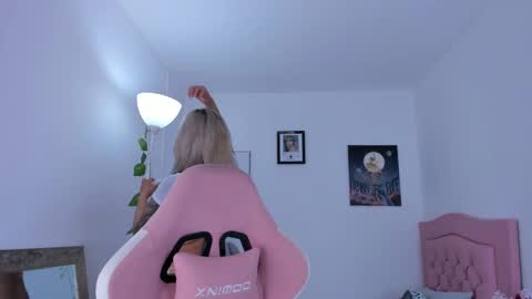 Adriana online show from February 2025 12:23:02 PM