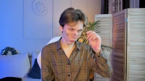 Adrian online show from December 2024 05:03:01 AM