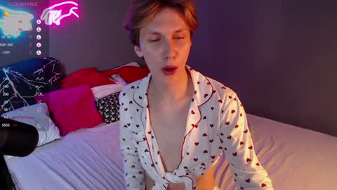 Adrian online show from January 2025 09:26:01 AM