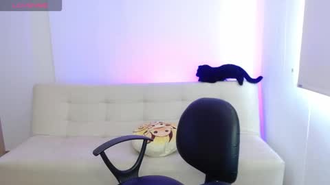 adrian morelli online show from December 2025 08:49:02 PM