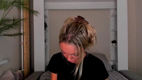 Snapshot of adriana_coy_ chatting on January 2025 04:47:01 PM Adriana online show from January 2025 04:47:01 PM