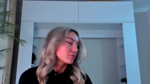 Snapshot of adriana_coy_ chatting on January 2025 06:10:01 AM Adriana online show from January 2025 06:10:01 AM