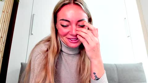 Snapshot of adriana_coy_ chatting on January 2025 06:02:01 PM Adriana online show from January 2025 06:02:01 PM