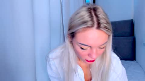 Snapshot of adriana_coy_ chatting on February 2025 08:11:02 AM Adriana online show from February 2025 08:11:02 AM