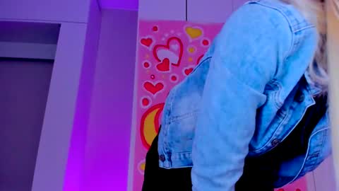 Snapshot of adriana_coy_ chatting on February 2025 08:52:02 AM Adriana online show from February 2025 08:52:02 AM