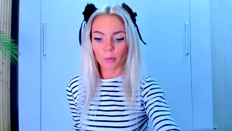 Snapshot of adriana_coy_ chatting on September 2025 11:22:02 AM Adriana online show from September 2025 11:22:02 AM