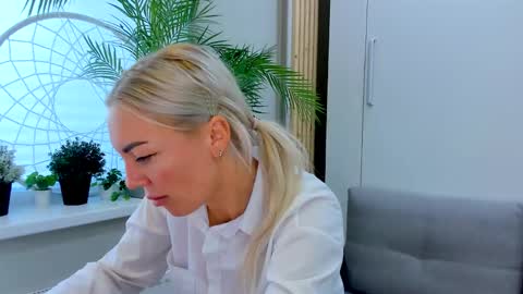 Snapshot of adriana_coy_ chatting on September 2025 06:29:01 AM Adriana online show from September 2025 06:29:01 AM