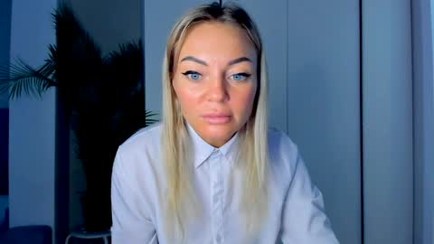 Adriana online show from April 2026 11:22:02 AM