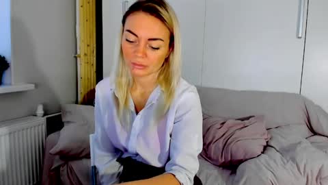 Snapshot of adriana_coy_ chatting on April 2026 09:34:01 AM Adriana online show from April 2026 09:34:01 AM
