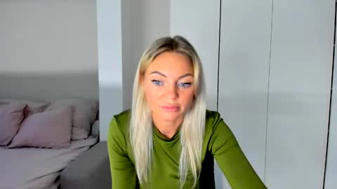 Snapshot of adriana_coy_ chatting on May 2026 06:43:02 AM Adriana online show from May 2026 06:43:02 AM