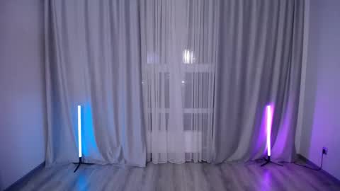 Adriana online show from December 2025 03:28:02 PM