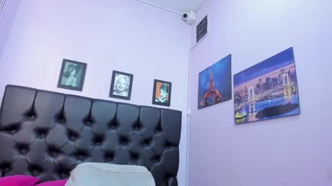 adriana online show from November 2025 05:15:02 PM