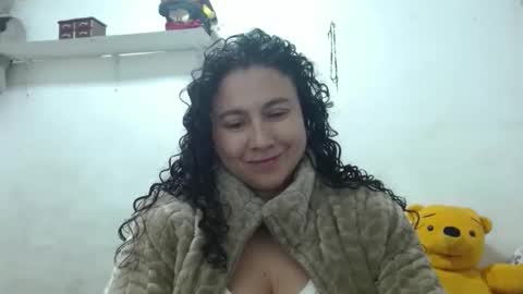 Adriana Tellez online show from October 2025 01:39:02 PM