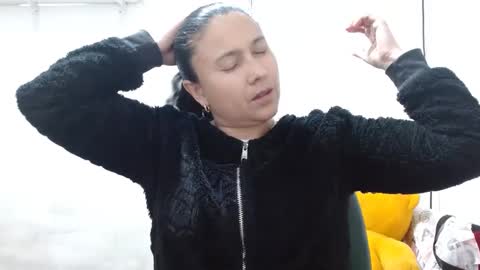 Adriana Tellez online show from October 2025 06:40:02 PM