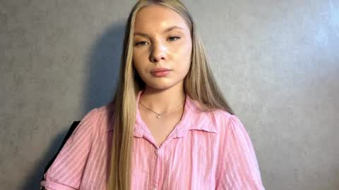 Snapshot of adriannemuldowney chatting on August 2026 03:16:02 PM Caroline online show from August 2026 03:16:02 PM