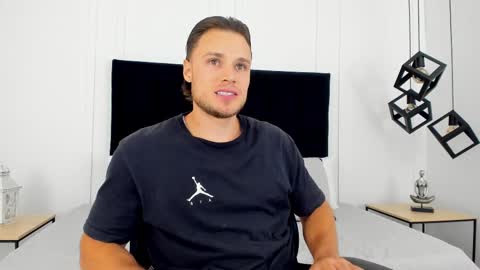 Adrein Roche online show from January 2025 11:24:01 PM