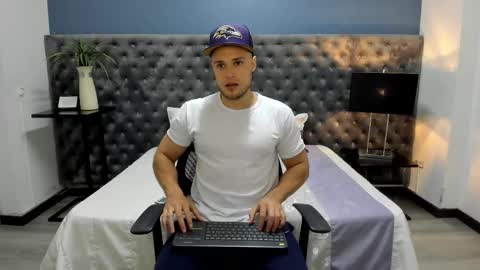 Adrein Roche online show from February 2025 12:47:02 AM