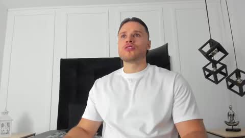 Adrein Roche online show from September 2025 10:53:01 PM