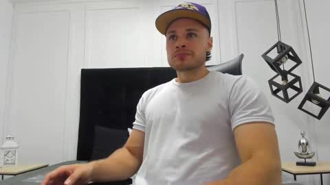 Adrein Roche online show from September 2025 11:05:02 PM