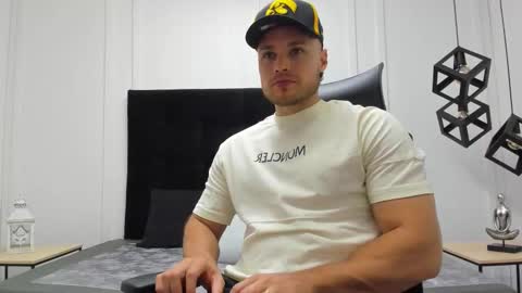 Adrein Roche online show from September 2025 10:31:01 PM