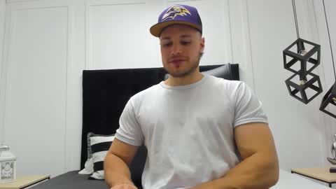 Adrein Roche online show from September 2025 10:33:01 PM