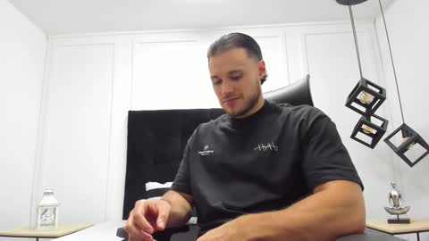 Adrein Roche online show from October 2025 11:36:01 PM