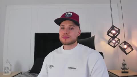 Adrein Roche online show from November 2025 10:41:02 PM