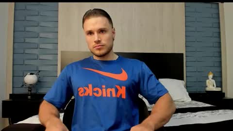 Adrein Roche online show from November 2025 09:36:02 PM