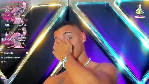 Snapshot of adriianlopez chatting on December 2024 10:49:02 PM Adrian Lopez online show from December 2024 10:49:02 PM