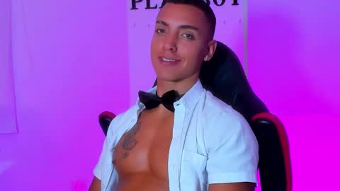 Snapshot of adriianlopez chatting on December 2024 10:13:01 PM Adrian Lopez online show from December 2024 10:13:01 PM