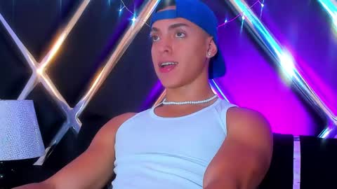 Snapshot of adriianlopez chatting on December 2024 06:30:02 PM Adrian Lopez online show from December 2024 06:30:02 PM