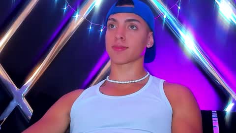 Snapshot of adriianlopez chatting on December 2024 09:45:02 PM Adrian Lopez online show from December 2024 09:45:02 PM