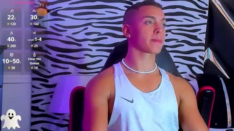 Snapshot of adriianlopez chatting on January 2025 03:27:02 AM Adrian Lopez online show from January 2025 03:27:02 AM