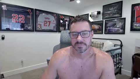 adventrs_fun online show from May 2026 05:42:02 PM