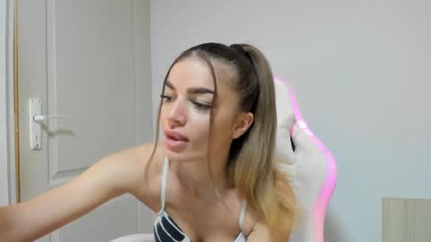 adventurina online show from November 2025 12:16:02 PM