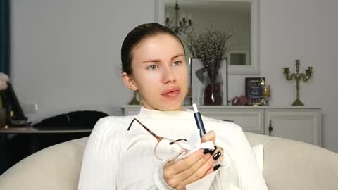 Aelia online show from October 2025 04:11:01 AM