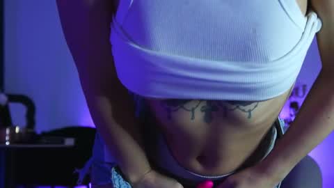 Aelia online show from November 2025 04:23:02 AM