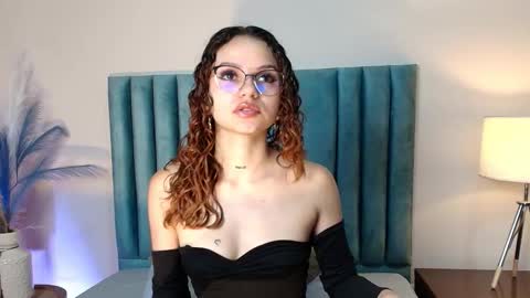 aelinduvalier online show from October 2025 07:01:01 PM