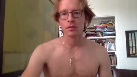 Snapshot of aestheticform chatting on November 2025 03:33:01 PM aesthetic form online show from November 2025 03:33:01 PM