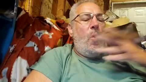 AFGuy71 online show from October 2025 04:11:01 AM