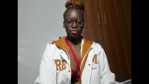 Leah online show from February 2025 12:48:02 AM