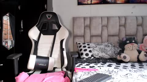 Snapshot of afrodita096 chatting on February 2025 10:09:01 PM afrodita096 online show from February 2025 10:09:01 PM